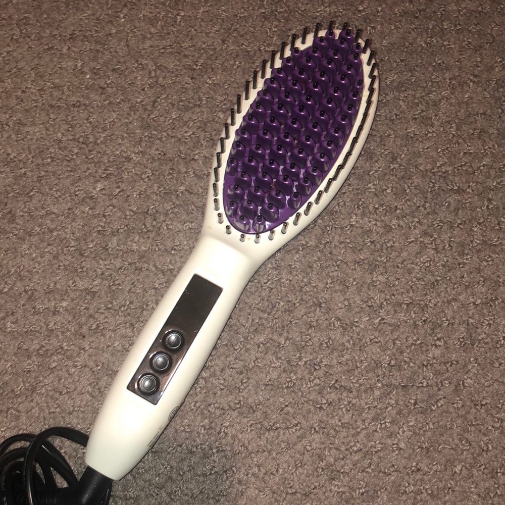 Ceramic straightening brush